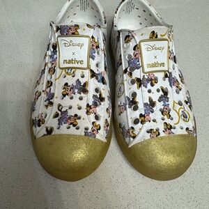 Kids Disney Native Shoes - Gold and White